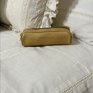 Portland Leather Brown Cosmetic Case